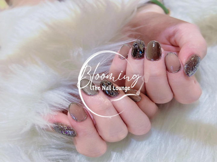 Shop Blooming The Nail Lounge on Atome