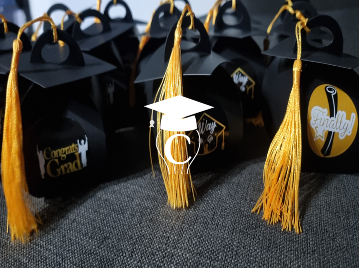 Shop Conceptual Thinkers on Atome